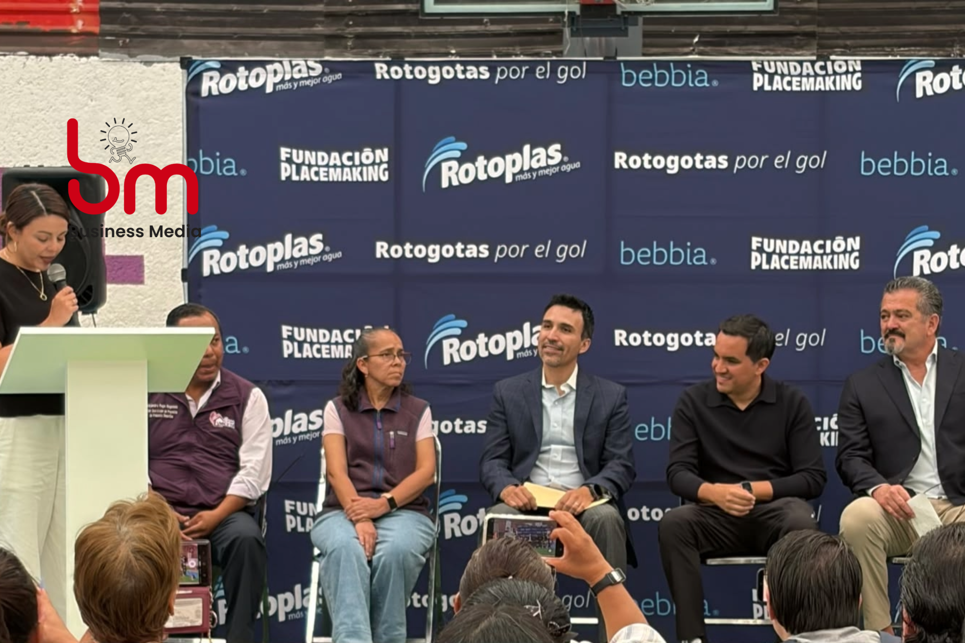 La campaña Rotogotas por el gol impulsa la captación de agua de lluvia en centros deportivos de la Ciudad de México.