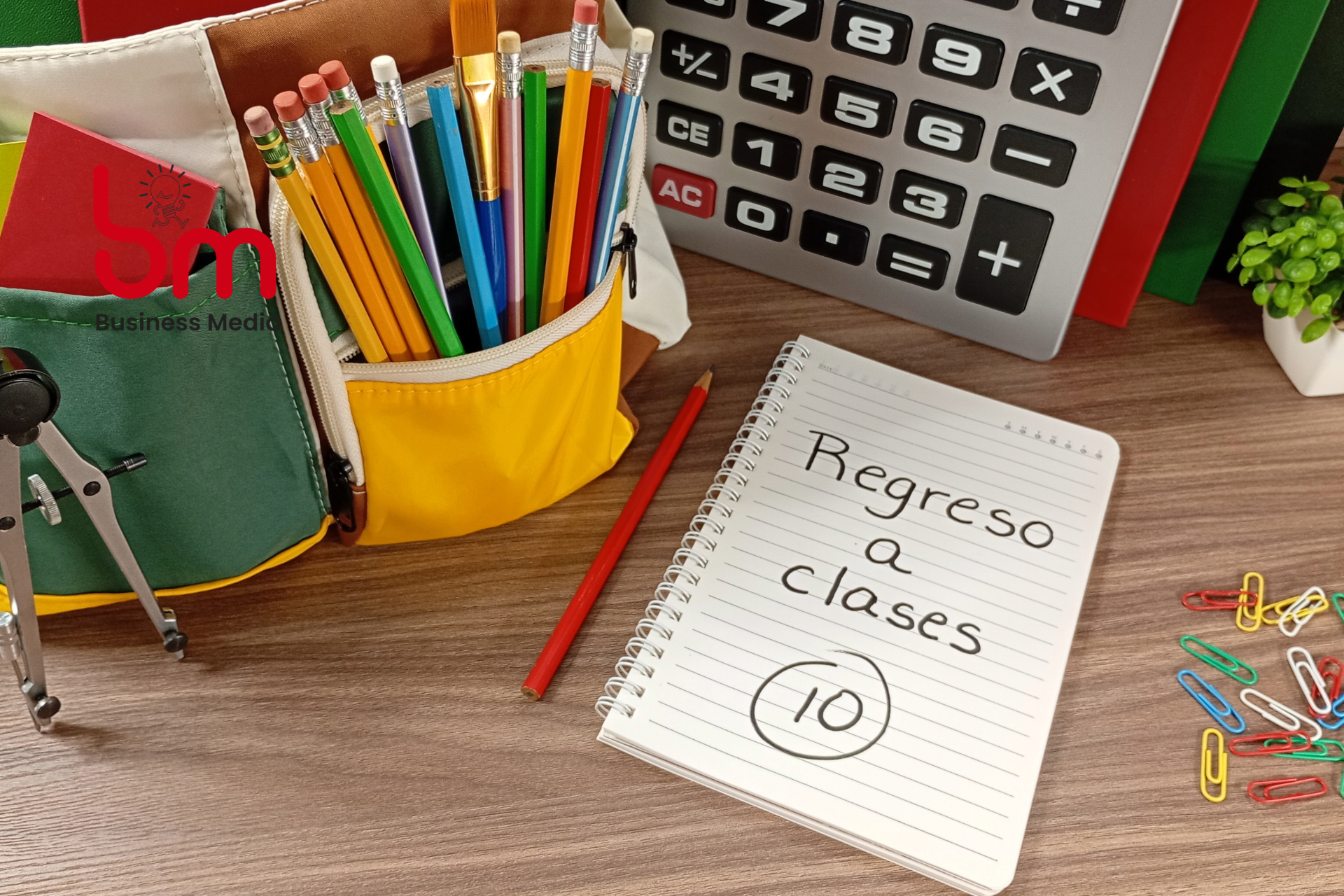Más de 43% de los mexicanos llega al fin de mes con poco margen económico. Así puedes preparar el gasto escolar.